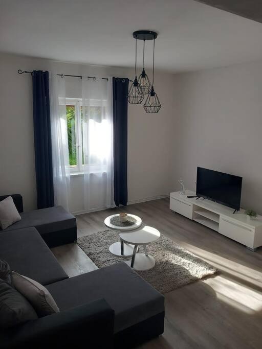 Apartment Dora-100M From The Central Beach Makarska Exterior foto